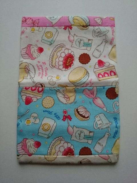ハンドメイド☆カバー付きティッシュケース★収納ポケット付き☆スイーツ柄★ < 女性ファッション  ハンドメイド☆カバー付きティッシュケース★収納ポケット付き☆スイーツ柄★ < 女性ファッションの