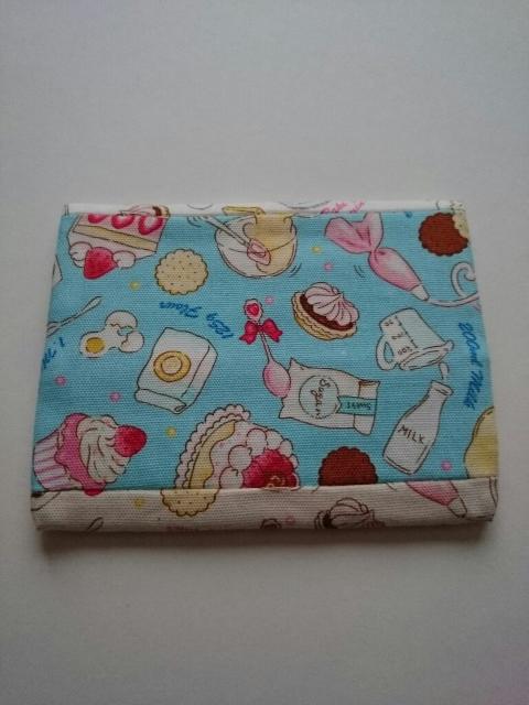 ハンドメイド☆カバー付きティッシュケース★収納ポケット付き☆スイーツ柄★ < 女性ファッション  ハンドメイド☆カバー付きティッシュケース★収納ポケット付き☆スイーツ柄★ < 女性ファッションの