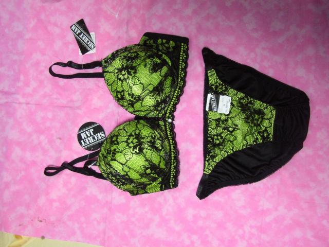 黒レース使い光沢グリーンD70Mワイヤー入り < 女性ファッション  黒レース使い光沢グリーンD70Mワイヤー入り  < 女性ファッションの