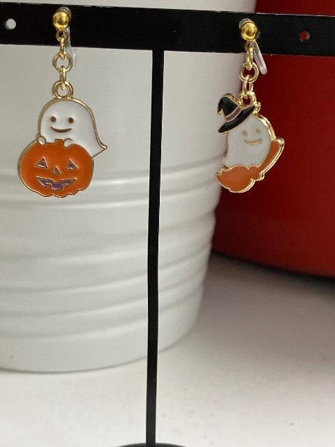 ハンドメイド ハロウィン オバケ 樹脂のノンホールピアス < 女性ファッション  ハンドメイド ハロウィン オバケ 樹脂のノンホールピアス  < 女性ファッションの