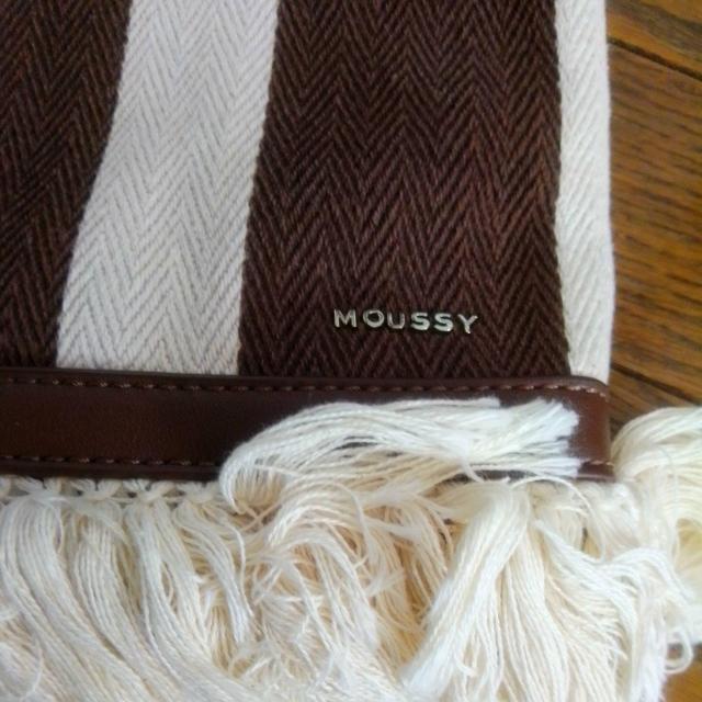 新品 MOUSSY 定価7400+税 クラッチバッグ < 女性ファッション 新品 MOUSSY 定価7400+税 クラッチバッグ < 女性ファッションの