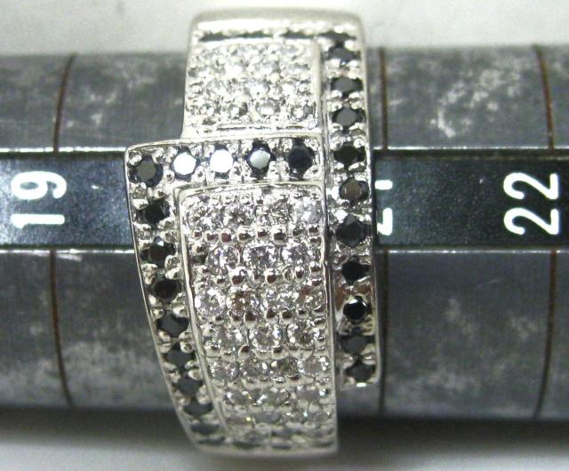 極美品Pt1000純プラチナ男女兼用ブラック&ホワイト パヴェダイヤ0.80ct < 女性アクセサリー/時計 極美品Pt1000純プラチナ男女兼用ブラック&ホワイト パヴェダイヤ0.80ct < 女性アクセサリー/時計の