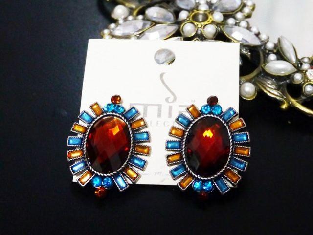 新品mia Collectionアンティーク調MIXカラーストーンピアス < 女性アクセサリー/時計  新品mia Collectionアンティーク調MIXカラーストーンピアス  < 女性アクセサリー/時計の