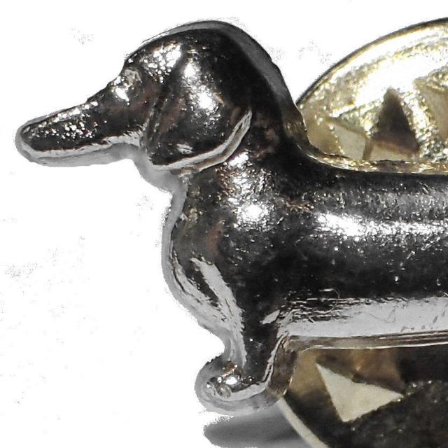 ダックスフンド ダックスフント 犬 イヌ いぬ ドッグ バッジ ピンバッジ ピンズ ブローチ 銀色 シルバー色 < 女性アクセサリー/時計  ダックスフンド ダックスフント 犬 イヌ いぬ ドッグ バッジ ピンバッジ ピンズ ブローチ 銀色 シルバー色 < 女性アクセサリー/時計の