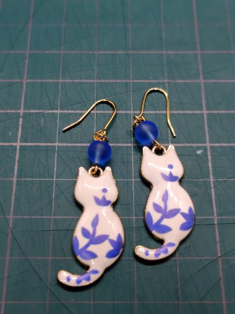 猫シルエットピアス・青 < 女性ファッション 猫シルエットピアス・青 < 女性ファッションの