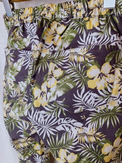 GU 花柄 ボタニカル ハイビスカス ストレッチ スキニパンツ S N2m < ブランド  GU 花柄 ボタニカル ハイビスカス ストレッチ スキニパンツ S N2m < ブランドの