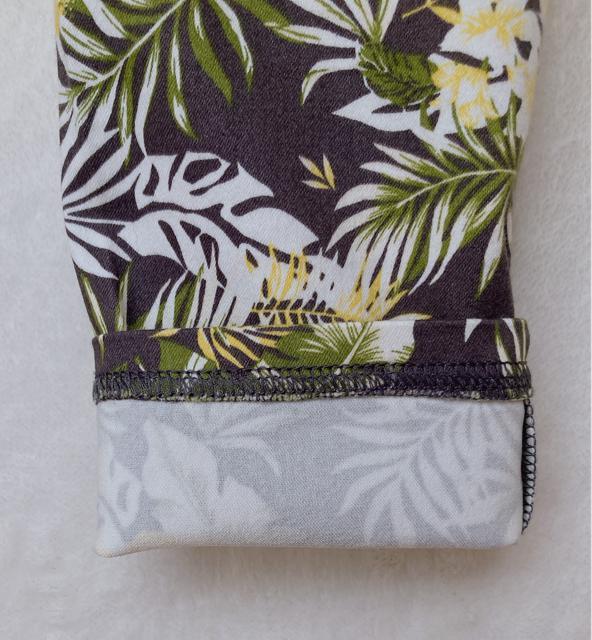 GU 花柄 ボタニカル ハイビスカス ストレッチ スキニパンツ S N2m < ブランド  GU 花柄 ボタニカル ハイビスカス ストレッチ スキニパンツ S N2m < ブランドの