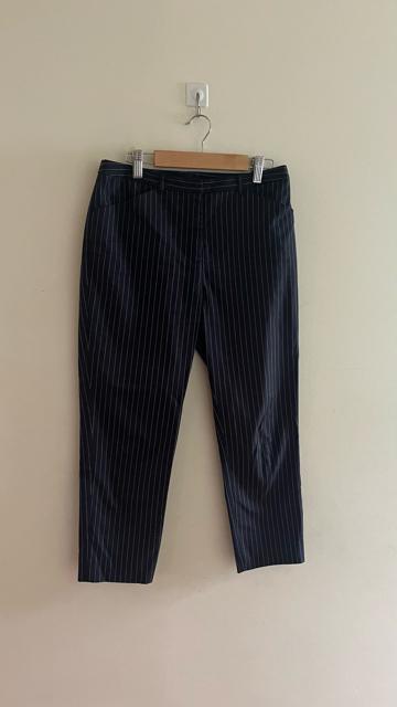 ナチュラルビューティーベーシック ストライプ クロップドパンツ ネイビー 紺 M < ブランド  ナチュラルビューティーベーシック ストライプ クロップドパンツ ネイビー 紺 M  < ブランドの