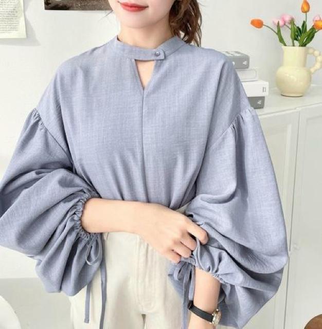 定価3,990円【新品】3weyバルーンスリーブブラウス●ブルー●前後着用●マルチウェイバルーンリボンブラウス 韓国ファッション < 女性ファッション  定価3,990円【新品】3weyバルーンスリーブブラウス●ブルー●前後着用●マルチウェイバルーンリボンブラウス 韓国ファッション < 女性ファッションの