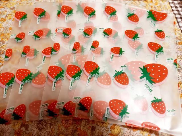 お裾分け☆苺柄のラッピング袋5枚☆ < インテリア/ライフ  お裾分け☆苺柄のラッピング袋5枚☆  < インテリア/ライフの
