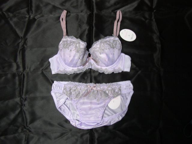 刺繍とレース使いゴージャスC70Mワイヤー入り < 女性ファッション  刺繍とレース使いゴージャスC70Mワイヤー入り  < 女性ファッションの