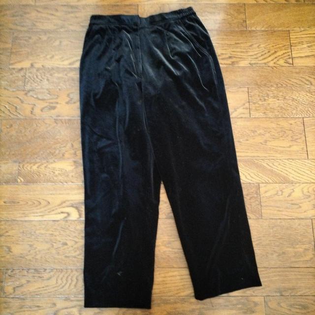 黒 美品 ベルベット ウエスト65〜70cm < 女性ファッション  黒 美品 ベルベット ウエスト65〜70cm  < 女性ファッションの