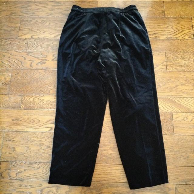 黒 美品 ベルベット ウエスト65〜70cm < 女性ファッション  黒 美品 ベルベット ウエスト65〜70cm < 女性ファッションの