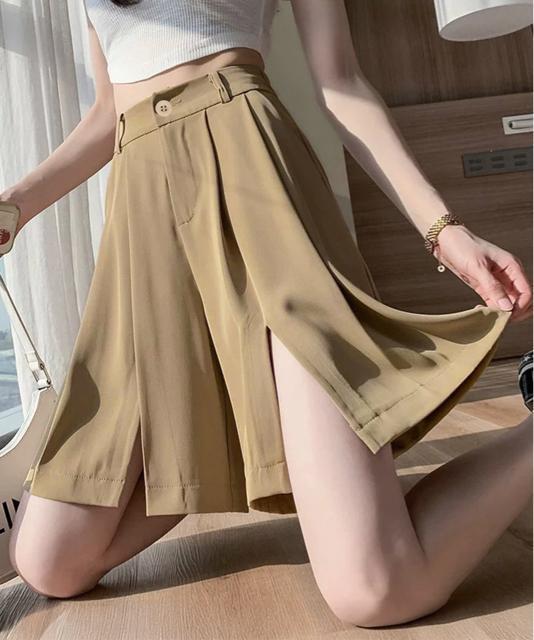 送料無料 新品 レディーススーツ風ショートパンツスリット < 女性ファッション  送料無料 新品 レディーススーツ風ショートパンツスリット < 女性ファッションの