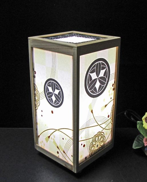 ★家紋の宿り木=「丸に九枚笹」(家紋変更可)/至福の明り・温もりのひととき/LED・檜枠造・フイルム加工・軽量/ < 家電/AV  ★家紋の宿り木=「丸に九枚笹」(家紋変更可)/至福の明り・温もりのひととき/LED・檜枠造・フイルム加工・軽量/ < 家電/AVの