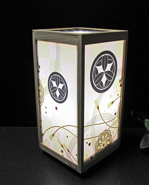 ★家紋の宿り木=「丸に九枚笹」(家紋変更可)/至福の明り・温もりのひととき/LED・檜枠造・フイルム加工・軽量/ < 家電/AV  ★家紋の宿り木=「丸に九枚笹」(家紋変更可)/至福の明り・温もりのひととき/LED・檜枠造・フイルム加工・軽量/ < 家電/AVの