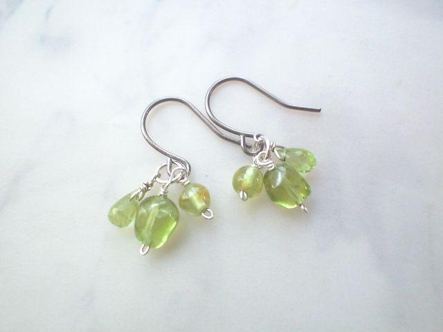 aug.*ペリドットのショートピアス*silver 15015 < 女性アクセサリー/時計  aug.*ペリドットのショートピアス*silver 15015 < 女性アクセサリー/時計の
