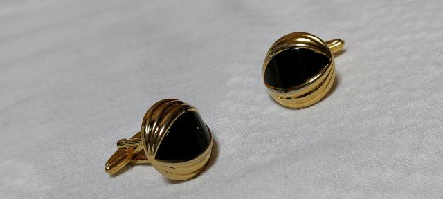 正規 ランバン 3連ラウンドライン キャットアイカフス コンポジットドーム カボション黒 ゴールドカフリンクス ジュエリーボタン < ブランド 正規 ランバン 3連ラウンドライン キャットアイカフス コンポジットドーム カボション黒 ゴールドカフリンクス ジュエリーボタン < ブランドの