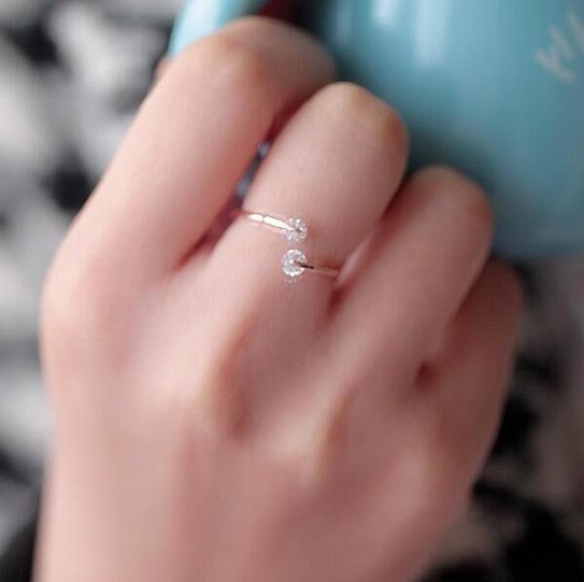 【送料無料】【高級感】 ゆびわ 大粒 指輪 フリーサイズ リング 贈り物 (14号〜19号) 男女兼用 シルバー 新品 < 女性アクセサリー/時計  【送料無料】【高級感】 ゆびわ 大粒 指輪 フリーサイズ リング 贈り物 (14号〜19号) 男女兼用 シルバー 新品 < 女性アクセサリー/時計の