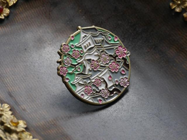 新品 桜と城 ピンブローチ ピンバッジ ピンズ  姫路城 < 女性アクセサリー/時計  新品 桜と城 ピンブローチ ピンバッジ ピンズ  姫路城 < 女性アクセサリー/時計の