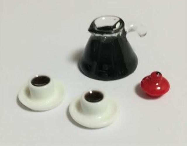 ミニチュア★コーヒーセット★コーヒーサーバー&コーヒーカッブ2個★サーバーの蓋も開けられます★ドールハウスに★ < おもちゃ  ミニチュア★コーヒーセット★コーヒーサーバー&コーヒーカッブ2個★サーバーの蓋も開けられます★ドールハウスに★ < おもちゃの