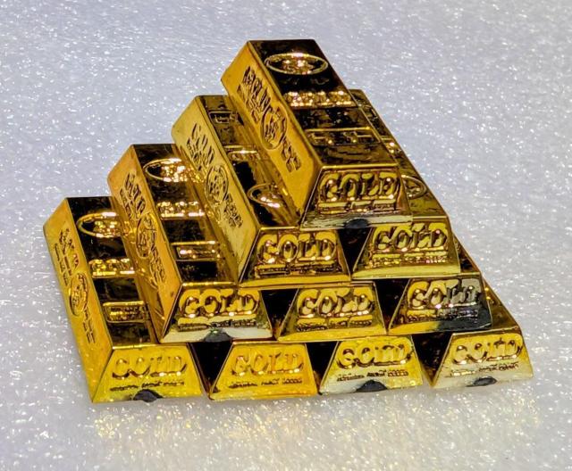 ミニチュア★ゴールド★金塊★ゴールドバー★10個★リーメント★ドールハウス★ < おもちゃ ミニチュア★ゴールド★金塊★ゴールドバー★10個★リーメント★ドールハウス★ < おもちゃの