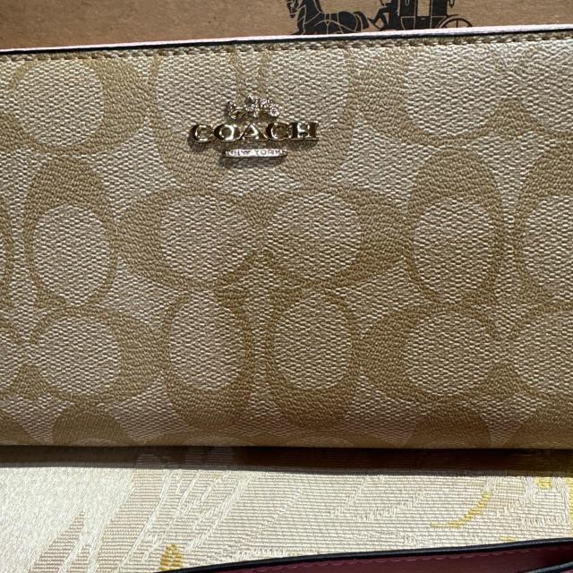 COACH �R�[�` �V�O�l�`���[�� �����z C4452 �A�E�g���b�g���K�i