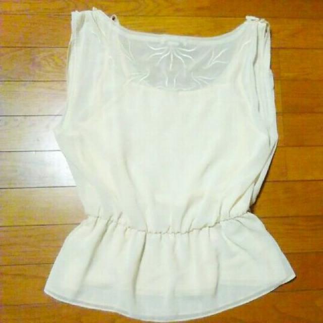 送料無料 新品 フォーエバー21 刺繍 レース カットソー トップス < ブランド  送料無料 新品 フォーエバー21 刺繍 レース カットソー トップス < ブランドの