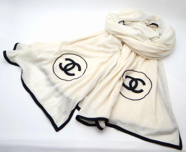 CHANEL シャネル ココマーク カシミア×シルク ショール ストール ホワイト×ブラック<USED>【送料無料】 < ブランド CHANEL シャネル ココマーク カシミア×シルク ショール ストール ホワイト×ブラック<USED>【送料無料】 < ブランドの