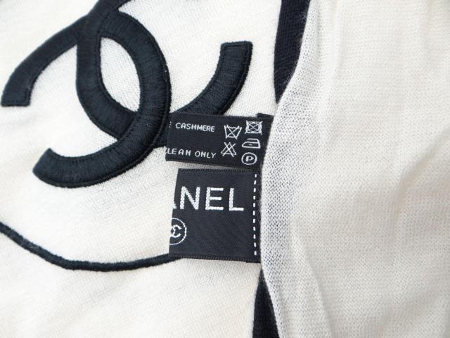 CHANEL シャネル ココマーク カシミア×シルク ショール ストール ホワイト×ブラック<USED>【送料無料】 < ブランド CHANEL シャネル ココマーク カシミア×シルク ショール ストール ホワイト×ブラック<USED>【送料無料】 < ブランドの