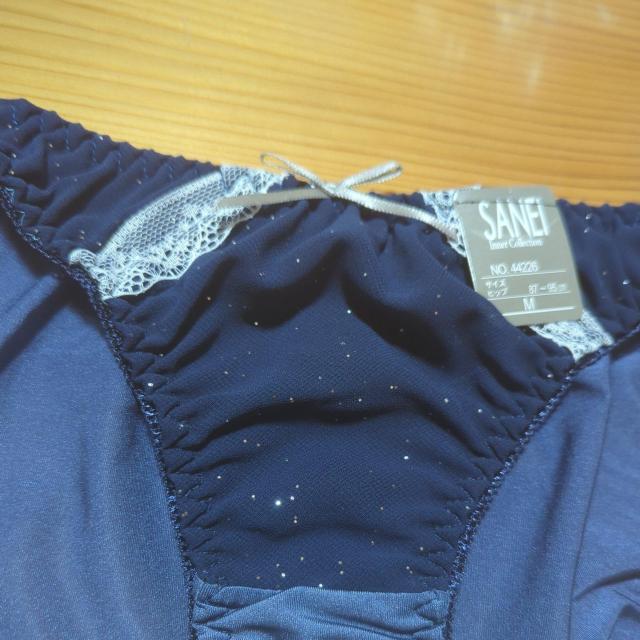 新品衣類 ネイビーキラキララメ柄 М < 女性ファッション 新品衣類 ネイビーキラキララメ柄 М < 女性ファッションの