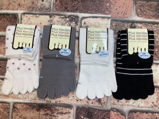 送料無料!【PLUS VANILLA】『画像から4足組』 足底滑り止め付き&抗菌防臭加工!綿混 5本指クルー丈ソックス < 女性ファッション  送料無料!【PLUS VANILLA】『画像から4足組』 足底滑り止め付き&抗菌防臭加工!綿混 5本指クルー丈ソックス < 女性ファッションの