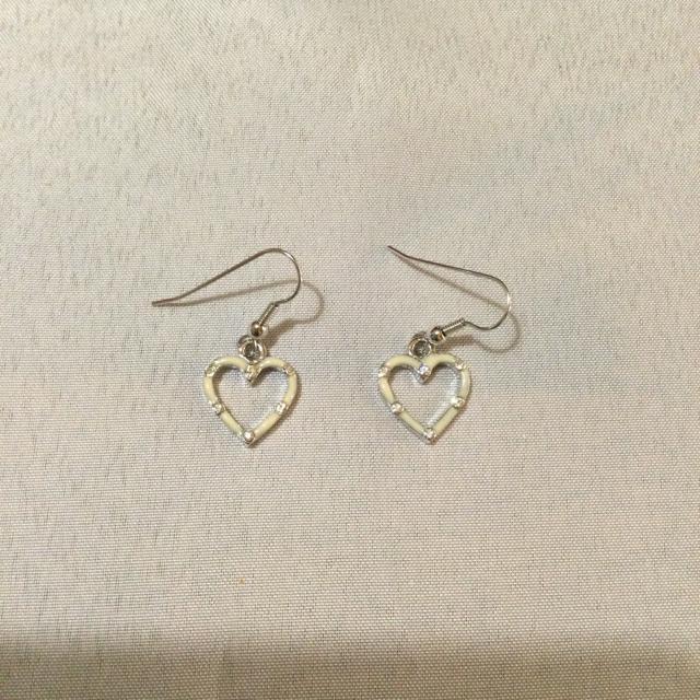 ハートのピアス < 女性アクセサリー/時計  ハートのピアス < 女性アクセサリー/時計の