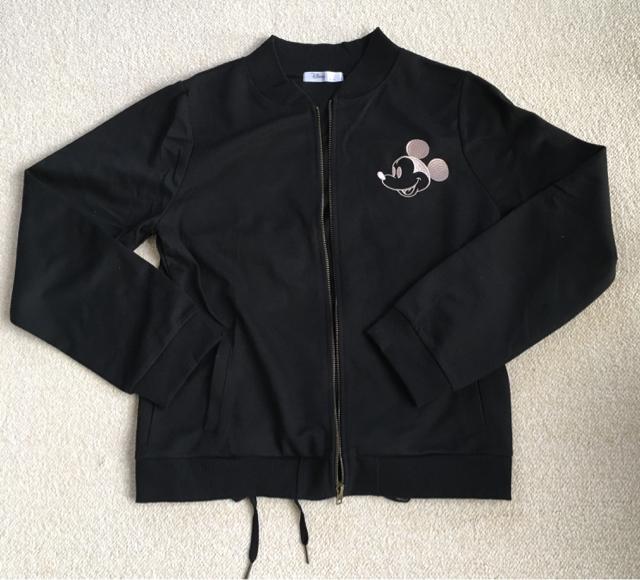 ディズニー・ミッキー刺繍バックレースアップジャケット黒 < 女性ファッション ディズニー・ミッキー刺繍バックレースアップジャケット黒 < 女性ファッションの