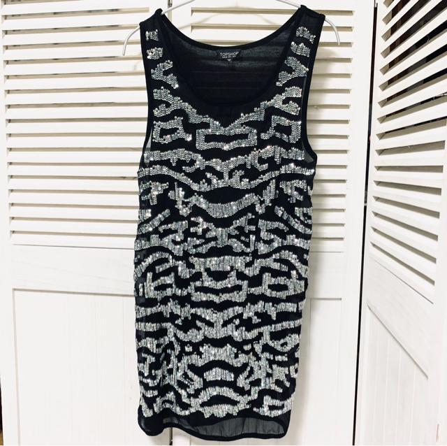 美品 TOPSHOP トップショップ スパンコール タンクトップ 36 < ブランド  美品 TOPSHOP トップショップ スパンコール タンクトップ 36 < ブランドの