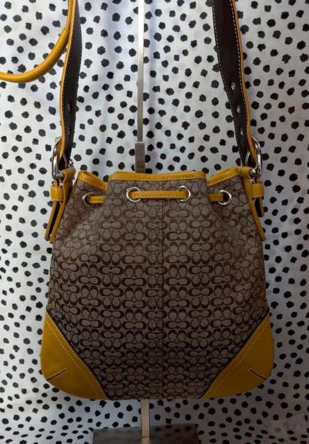 【COACH】コーチ 巾着型 ショルダーバッグ シグネチャー 正規未使用品 < ブランド 【COACH】コーチ 巾着型 ショルダーバッグ シグネチャー 正規未使用品 < ブランドの