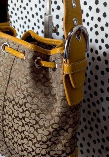 【COACH】コーチ 巾着型 ショルダーバッグ シグネチャー 正規未使用品 < ブランド 【COACH】コーチ 巾着型 ショルダーバッグ シグネチャー 正規未使用品 < ブランドの