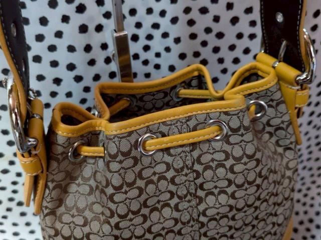 【COACH】コーチ 巾着型 ショルダーバッグ シグネチャー 正規未使用品 < ブランド 【COACH】コーチ 巾着型 ショルダーバッグ シグネチャー 正規未使用品 < ブランドの