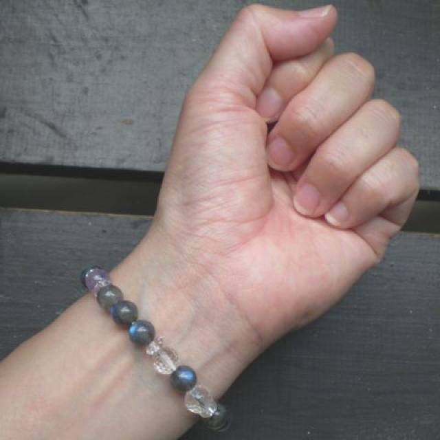 ラブラドライトxラベンダーアメジストx水晶ブレスレット < 女性アクセサリー/時計 ラブラドライトxラベンダーアメジストx水晶ブレスレット < 女性アクセサリー/時計の