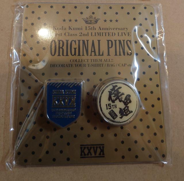 倖田來未 15周年 ピンズ A 2個セット ネイビー&ホワイト < タレントグッズ 倖田來未 15周年 ピンズ A 2個セット ネイビー&ホワイト < タレントグッズの