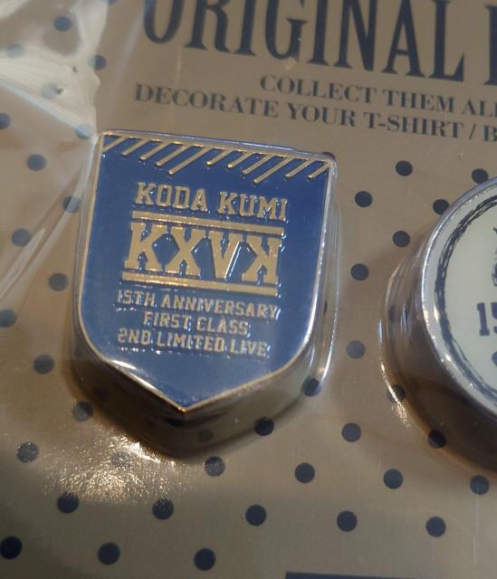 倖田來未 15周年 ピンズ A 2個セット ネイビー&ホワイト < タレントグッズ 倖田來未 15周年 ピンズ A 2個セット ネイビー&ホワイト < タレントグッズの