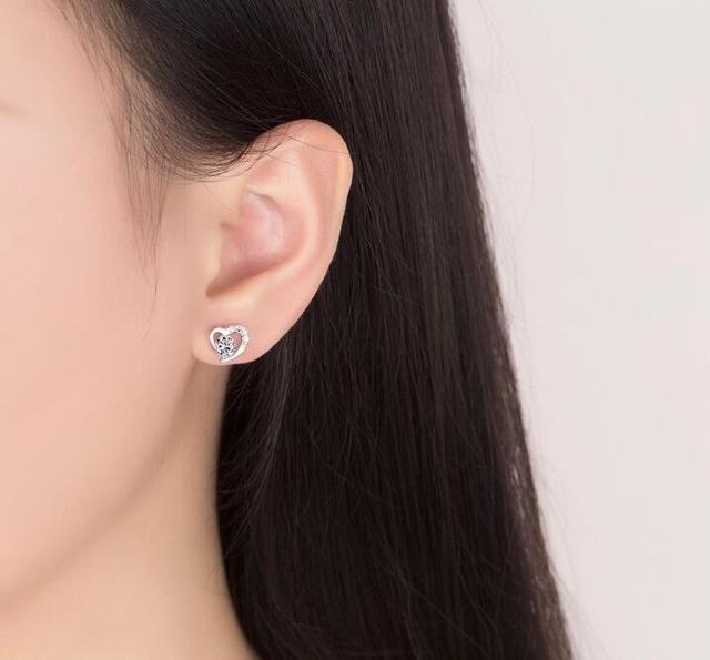 【送料無料】高級感※ハートピアス レディース 贈り物 プレゼント Czダイヤ ホワイトゴールド S925 新品 < 女性アクセサリー/時計 【送料無料】高級感※ハートピアス レディース 贈り物 プレゼント Czダイヤ ホワイトゴールド S925 新品 < 女性アクセサリー/時計の
