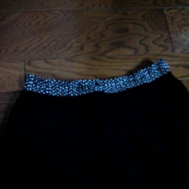 UNIQLO キュロット 黒 両サイドポケット付き 綿 股下39cm < 女性ファッション UNIQLO キュロット 黒 両サイドポケット付き 綿 股下39cm < 女性ファッションの