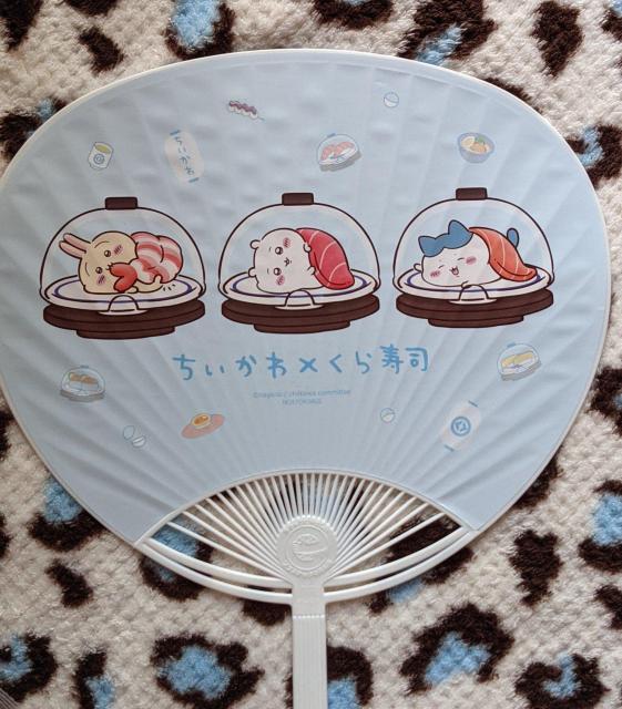 ちいかわ×くら寿司D点セット(うちわ、ノート、缶バッジ、マグネット) ちいかわ ハチワレ ちいかぶ あのこ モモンガ 古本屋 < アニメ/コミック/キャラクター  ちいかわ×くら寿司D点セット(うちわ、ノート、缶バッジ、マグネット) ちいかわ ハチワレ ちいかぶ あのこ モモンガ 古本屋 < アニメ/コミック/キャラクターの
