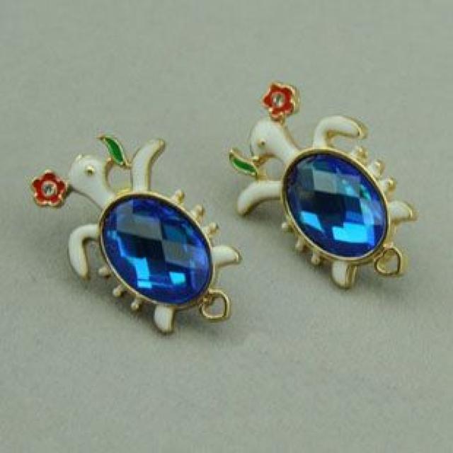 新品ゴスロリ姫系アンティーク調海亀ウミガメピアス < 女性アクセサリー/時計 新品ゴスロリ姫系アンティーク調海亀ウミガメピアス < 女性アクセサリー/時計の