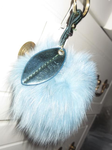 タグ付☆アップルチャーム*リンゴファーキーホルダー(ブルー) < 女性ファッション  タグ付☆アップルチャーム*リンゴファーキーホルダー(ブルー) < 女性ファッションの