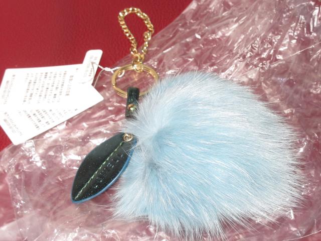 タグ付☆アップルチャーム*リンゴファーキーホルダー(ブルー) < 女性ファッション  タグ付☆アップルチャーム*リンゴファーキーホルダー(ブルー) < 女性ファッションの