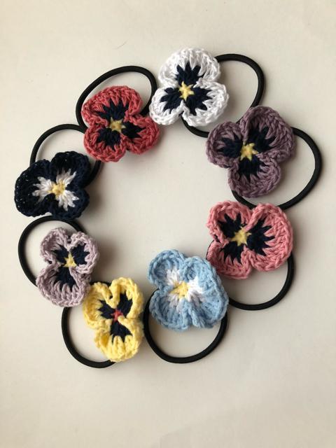 ハンドメイド ヘアゴム パンジーいっぱい♪ ガーリー 女の子 < 女性ファッション  ハンドメイド ヘアゴム パンジーいっぱい♪ ガーリー 女の子 < 女性ファッションの