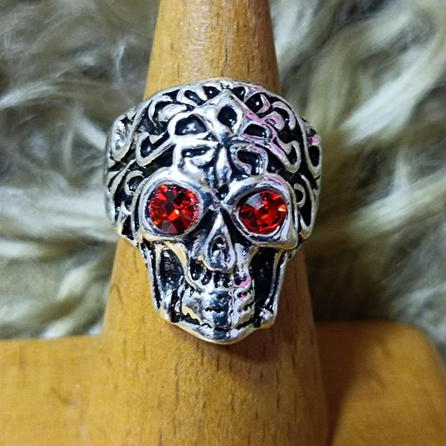 新品★メンズ★レッドアイスカルリング/18号 < 男性アクセサリー/時計  新品★メンズ★レッドアイスカルリング/18号  < 男性アクセサリー/時計の