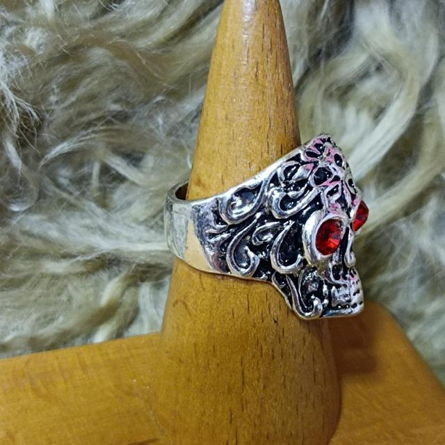 新品★メンズ★レッドアイスカルリング/18号 < 男性アクセサリー/時計  新品★メンズ★レッドアイスカルリング/18号 < 男性アクセサリー/時計の